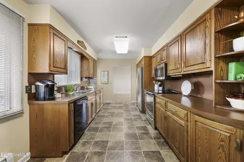 Kitchen - 59 Joan Dr, Pittsfield, MA 01201 photo 5 of 8