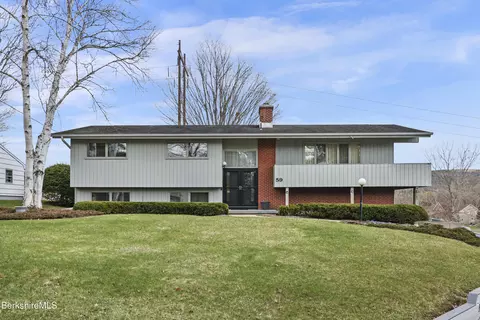 59 Joan Dr, Pittsfield, MA 01201