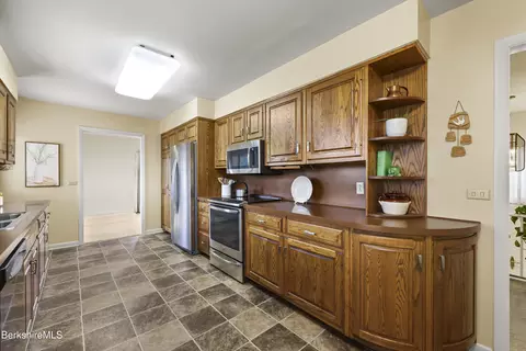 Kitchen - 59 Joan Dr, Pittsfield, MA 01201 photo 6 of 8