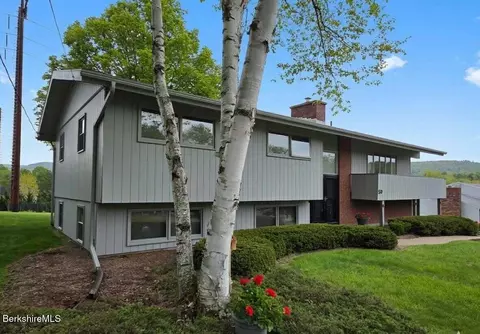 59 Joan Dr, Pittsfield, MA 01201