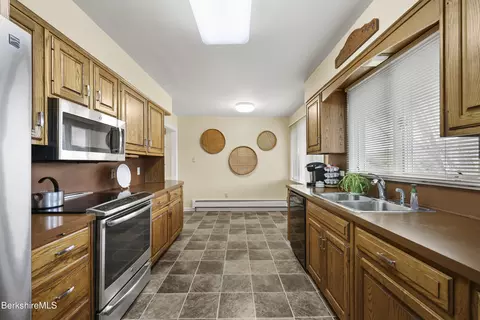 Kitchen - 59 Joan Dr, Pittsfield, MA 01201 photo 2 of 8