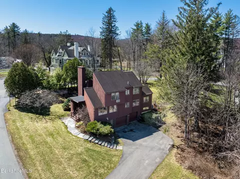 171 Knolls Rd, Williamstown, MA 01267
