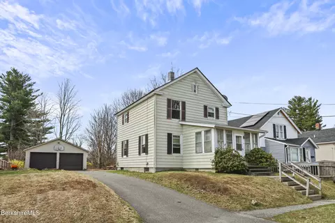 49 Mcarthur St, Pittsfield, MA 01201