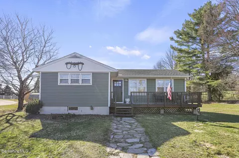 31 New Windsor Rd, Hinsdale, MA 01235