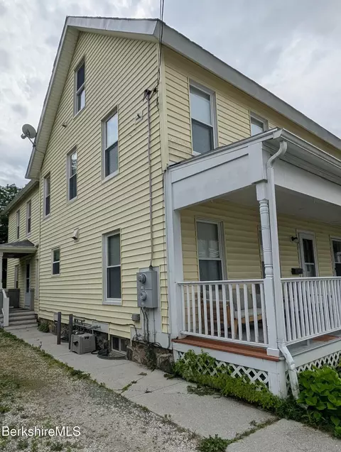 41 Arnold St #1, Williamstown, MA 01267