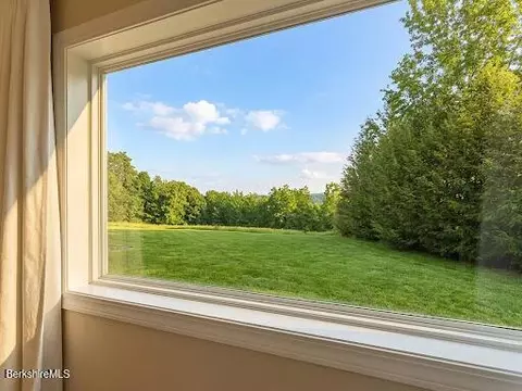 Exterior - 18 Highcrest Rd, Lenox, MA 01240 photo 2 of 8
