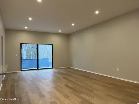 Living - 2 Rolling Hls # -4, Lenox, MA 01240 photo 1 of 5