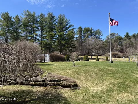 Exterior - 2 Rolling Hls # -4, Lenox, MA 01240 photo 3 of 5