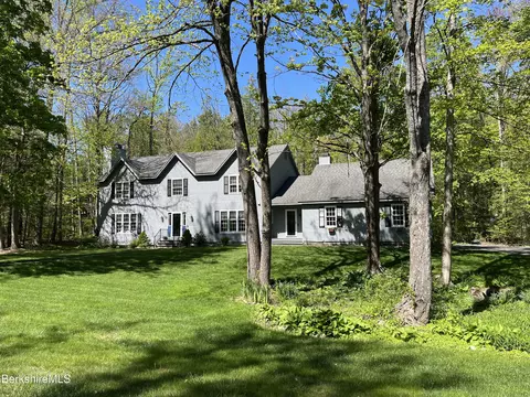 36 Dunmore Ct, Lenox, MA 01240