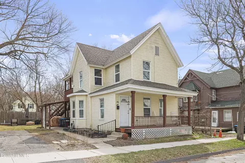 35 Prospect St, Pittsfield, MA 01201