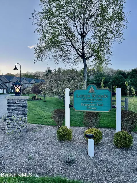 28 Evergreen Trl #28, Lenox, MA 01240