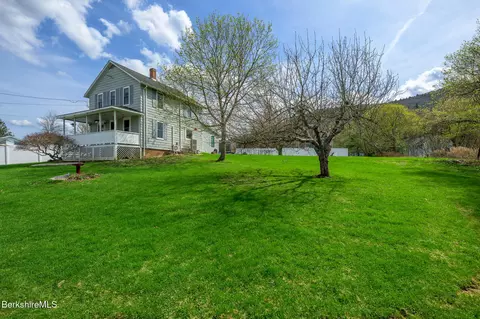 25 W Pine St, Lee, MA 01238