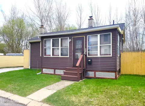 50 Root Pl, Pittsfield, MA 01201