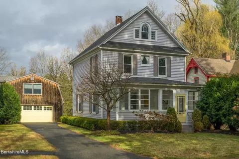 11 Sergeant St, Stockbridge, MA 01262