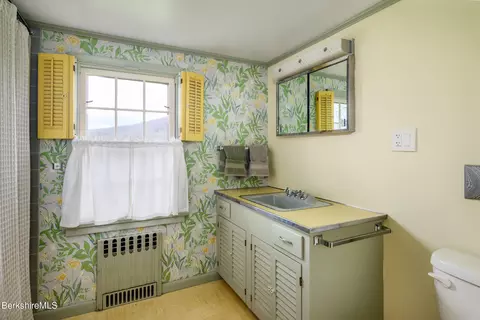 Bath - 166 Main St, Williamstown, MA 01267 photo 2 of 2