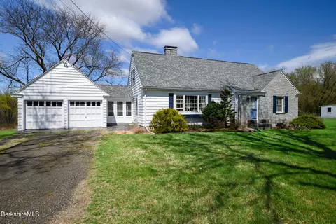 Exterior - 166 Main St, Williamstown, MA 01267 photo 2 of 6