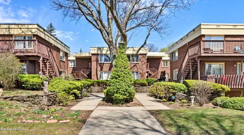 1 Colt Rd #7, Pittsfield, MA 01201