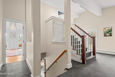 Entry Way - 400 Rathbun Rd, Hancock, MA 01237 photo 5 of 7