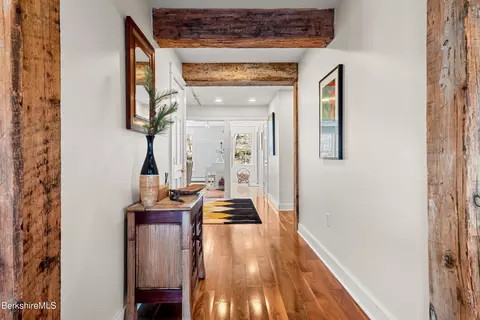 Entry Way - 400 Rathbun Rd, Hancock, MA 01237 photo 3 of 7