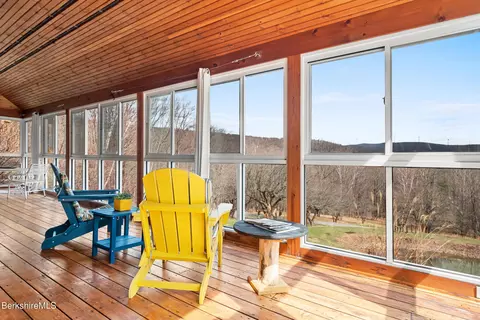 Exterior - 400 Rathbun Rd, Hancock, MA 01237 photo 3 of 8