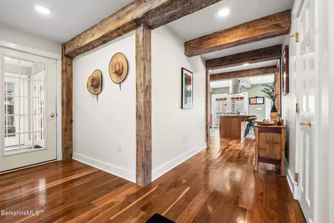 Entry Way - 400 Rathbun Rd, Hancock, MA 01237 photo 2 of 7