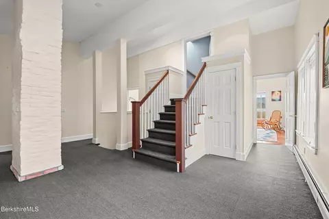 Entry Way - 400 Rathbun Rd, Hancock, MA 01237 photo 6 of 7