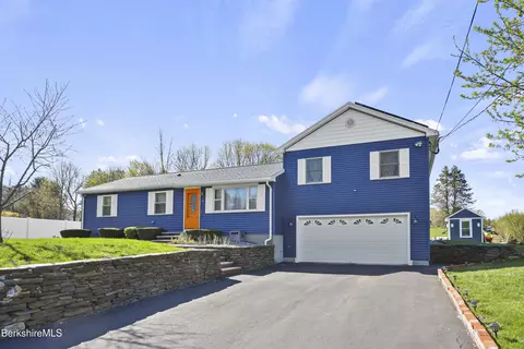 15 Martin Ave, Lee, MA 01238