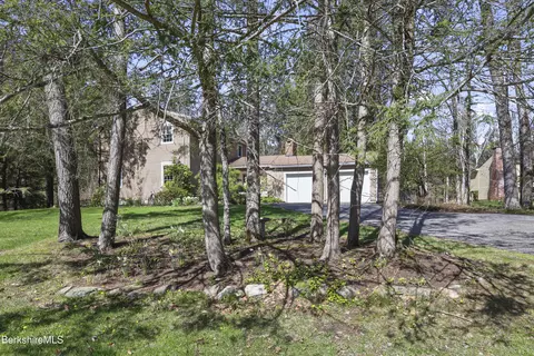 63 Sherwood Dr, Lenox, MA 01240