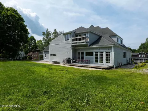 Exterior - 160 High St, Lee, MA 01238 photo 1 of 2