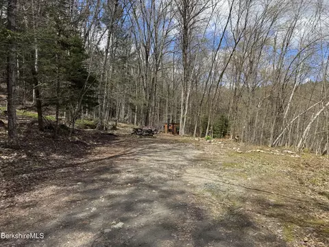 141 Stage Rd, Cummington, MA 01026