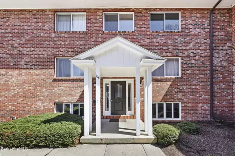 108 E Housatonic St #7, Pittsfield, MA 01201