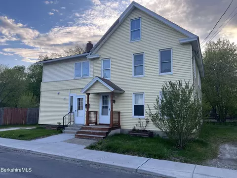 16 Albert St, Adams, MA 01220