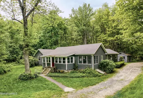 162 Ymca Rd, Becket, MA 01223