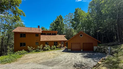 121 Hiawatha Rd, Becket, MA 01223