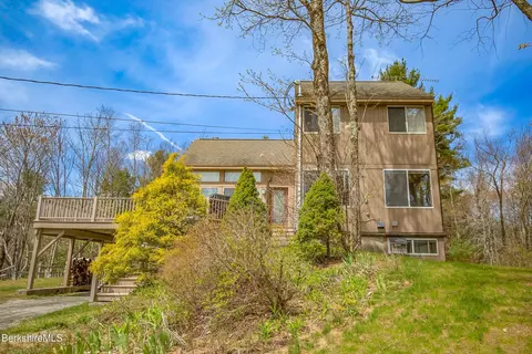 138 Seneca Dr, Becket, MA 01223