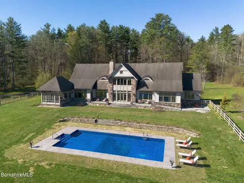 27 Hemlock Hill Rd, Great Barrington, MA 01230