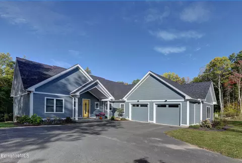 5 Thrushwood Ln, Great Barrington, MA 01230