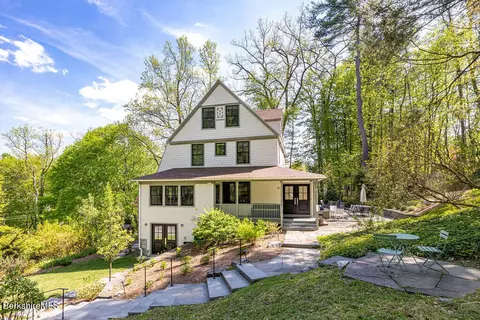 10 Berkshire Heights Rd, Great Barrington, MA 01230