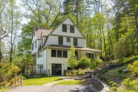 10 Berkshire Heights Rd, Great Barrington, MA 01230