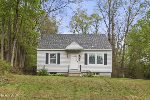 66 Wilson St, Pittsfield, MA 01201