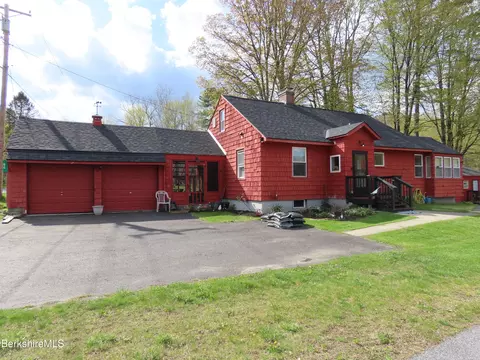 86 Mill Rd, Stamford, VT 05352