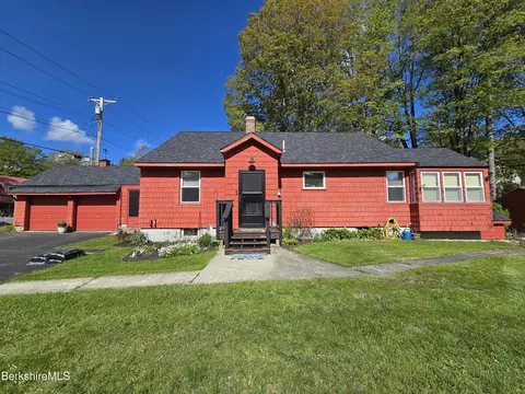 86 Mill Rd, Stamford, VT 05352