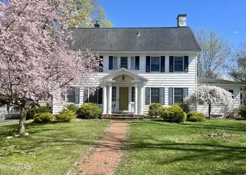 15 Kenilworth St, Pittsfield, MA 01201