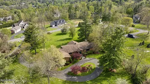 37 Kalliste Hl, Great Barrington, MA 01230