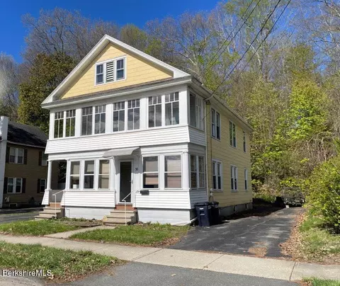 38 Hollister St, Pittsfield, MA 01201