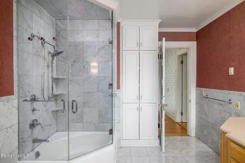 Bath - 111 Park St, Williamstown, MA 01267 photo 3 of 5