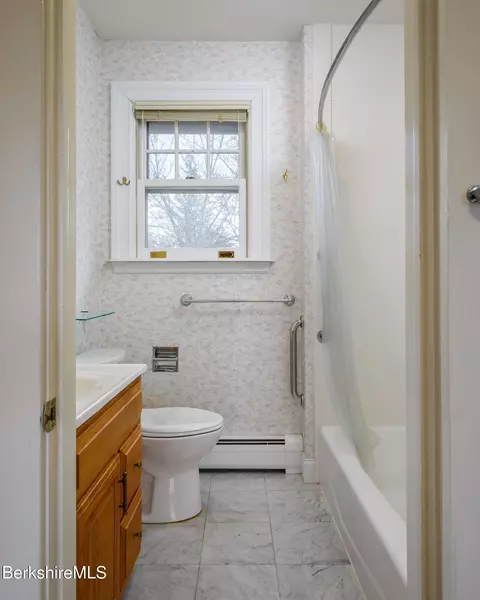 Bath - 111 Park St, Williamstown, MA 01267 photo 5 of 5
