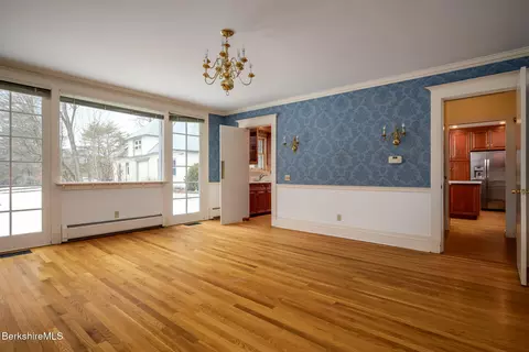 Dining - 111 Park St, Williamstown, MA 01267 photo 2 of 2