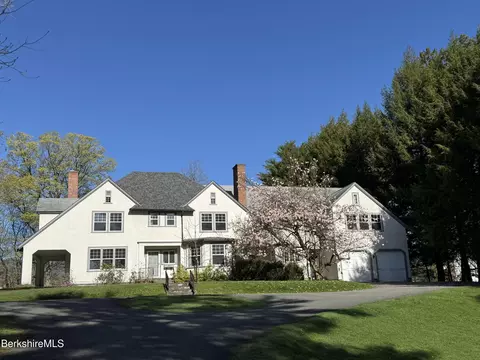 Exterior - 111 Park St, Williamstown, MA 01267 photo 2 of 9