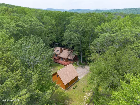309 Tamarack Trl, Sandisfield, MA 01255